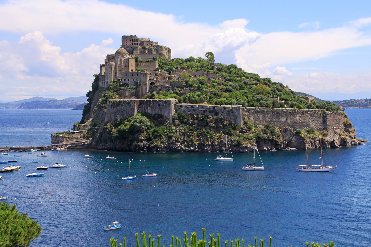 Andare a Ischia per le terme? Come organizzare una vacanza indimenticabile?
